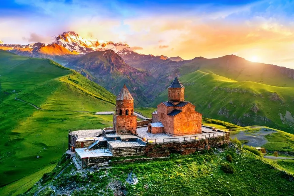 View in Gergeti Trinity Church & Kazbegi
