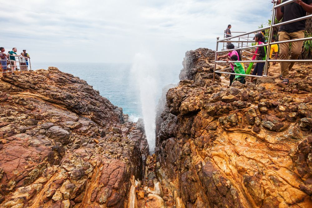 View in Dikwella & Hoo-maniya Blowhole