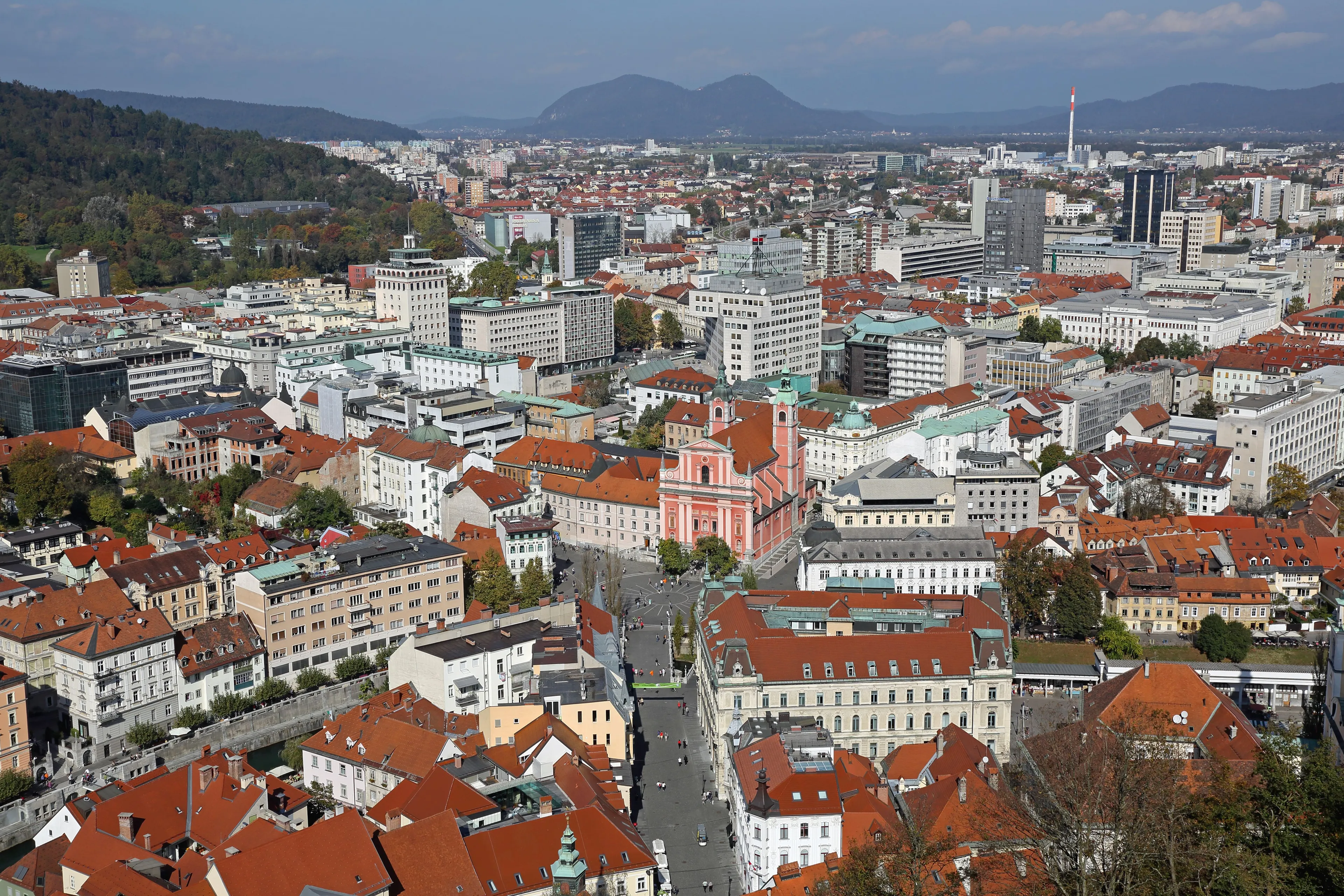 2-Day Slovenia Road Trip: Ljubljana, Bled, Radovljica & Kranjska Gora