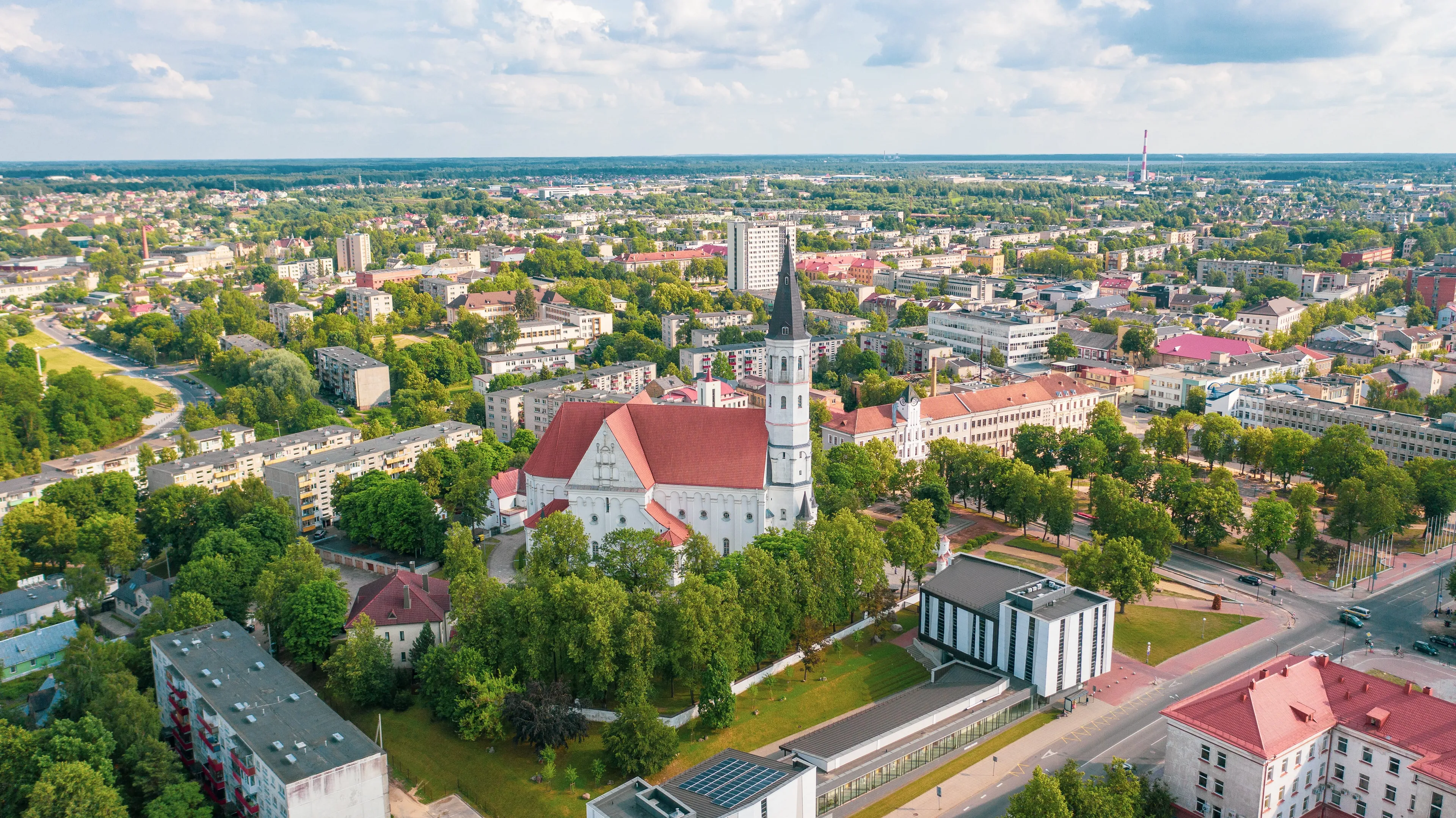 Siauliai Airport (SQQ)