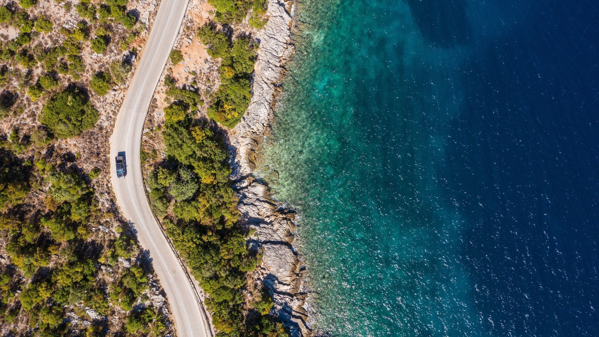 Driving in Greece: 12 rules tourists learn the hard way