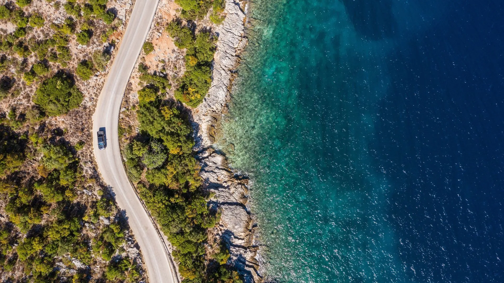 Driving in Greece: 12 rules tourists learn the hard way