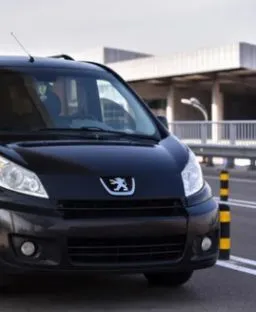 Mini Van Image